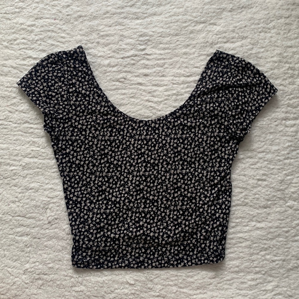 GARAGE black floral crop top